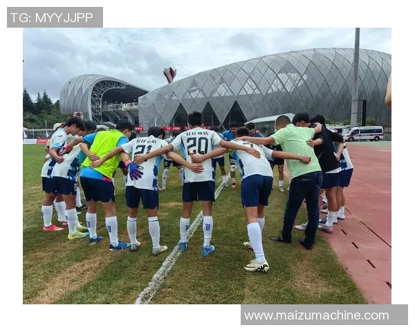 南京足球队耐力探秘：从训练到比赛的坚持与拼搏精神